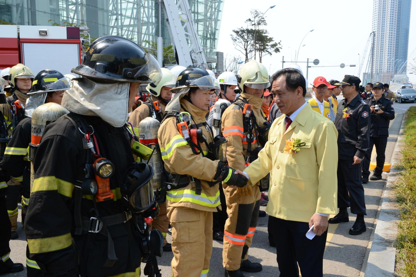 2013년 재난대응 안전한국훈련 초고층건물의 화재진압 및 인명구조훈련의 1번째 이미지