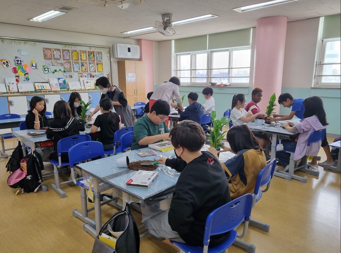 (연수구자원봉사센터) 우(리동네)·버(리스타) - 함박초등학교의 2번째 이미지