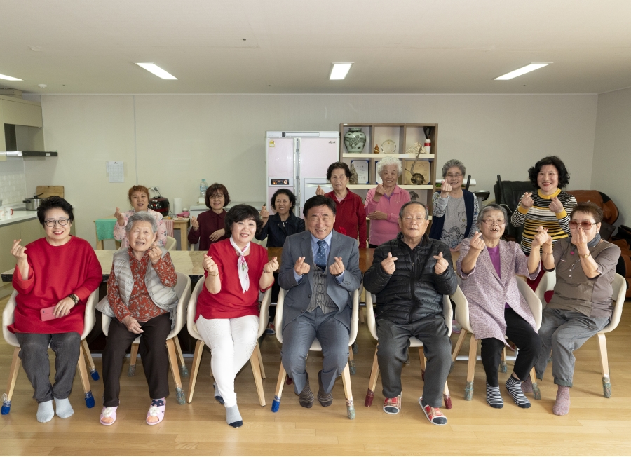 송도4동 경로당 방문의 1번째 이미지