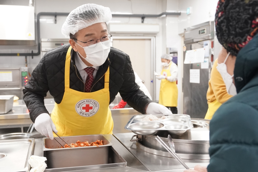 사랑의무료급식소 급식 봉사 활동의 6번째 이미지