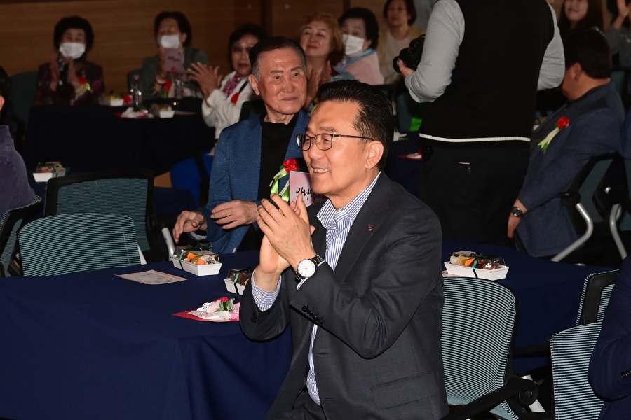 어버이날 행사(함박복지관, 노인복지관, 연수복지관, 송도노인복지관)의 2번째 이미지