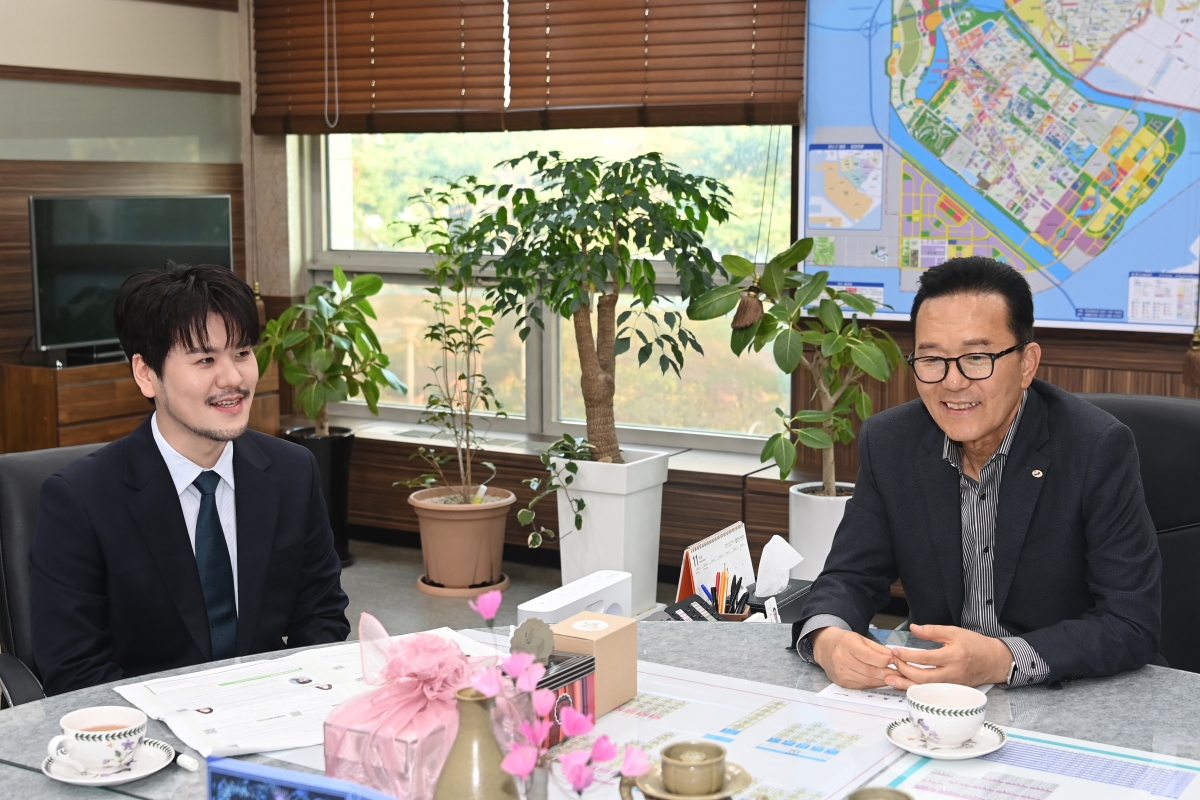 연수구 홍보대사(라포엠 정민성) 위촉식 현장의 3번째 이미지
