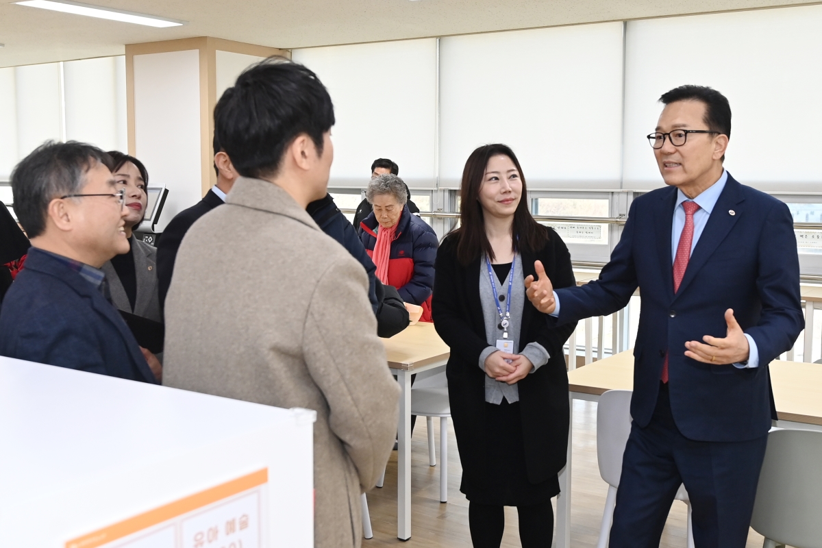 옥련2동 작은도서관 재개관식 현장의 2번째 이미지