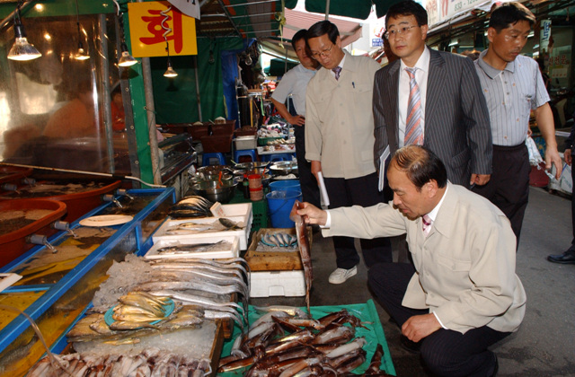 옥련2동 재래시장 방문의 1번째 이미지