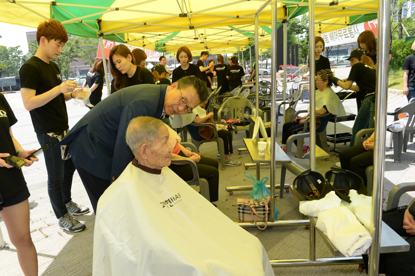 고정현 헤어 무료봉사 현장 방문의 1번째 이미지