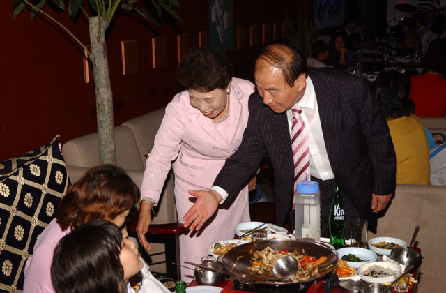 모자가정 위안잔치의 1번째 이미지