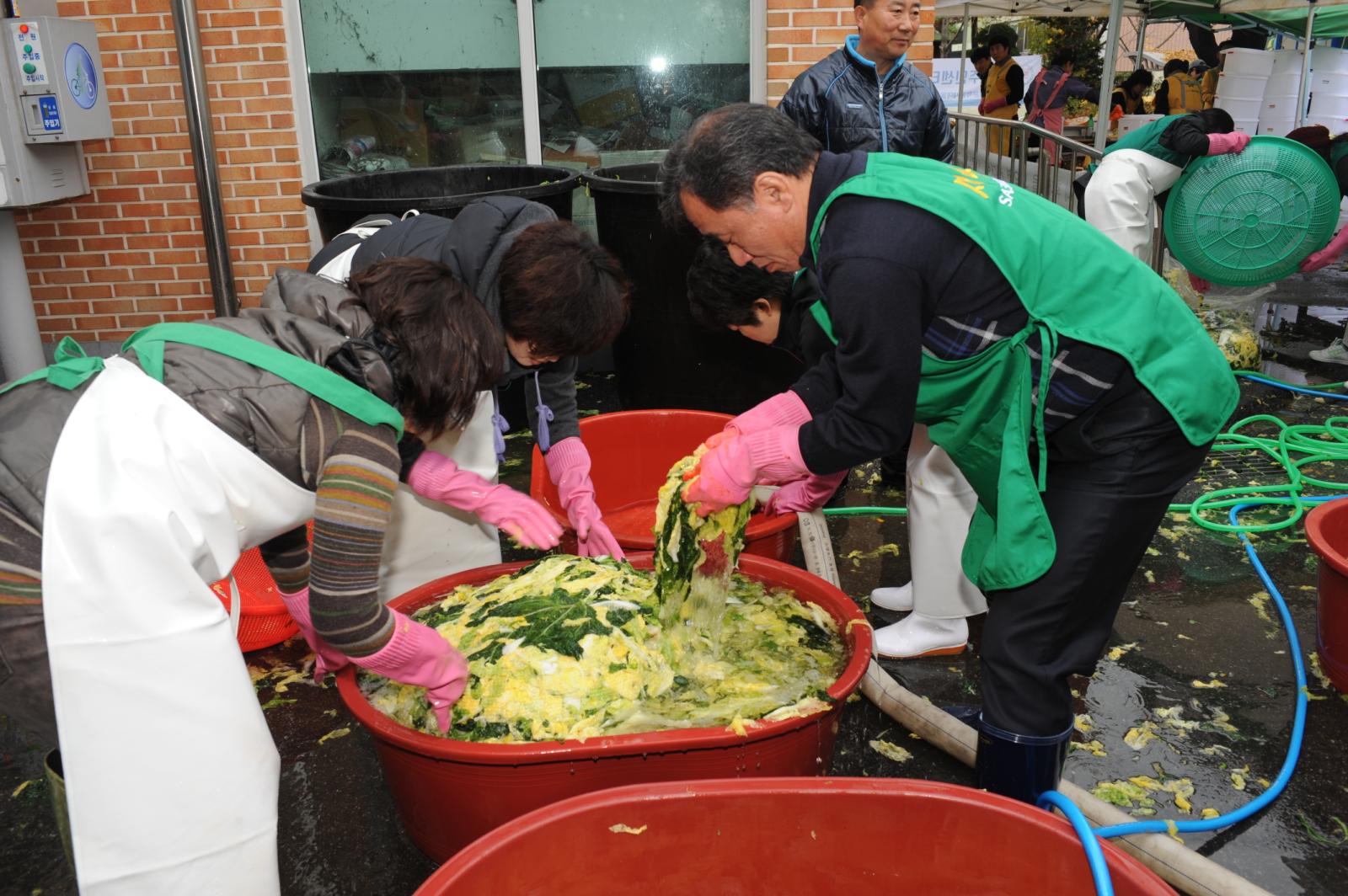 새마을 연수지회 김장나누기행사의 2번째 이미지