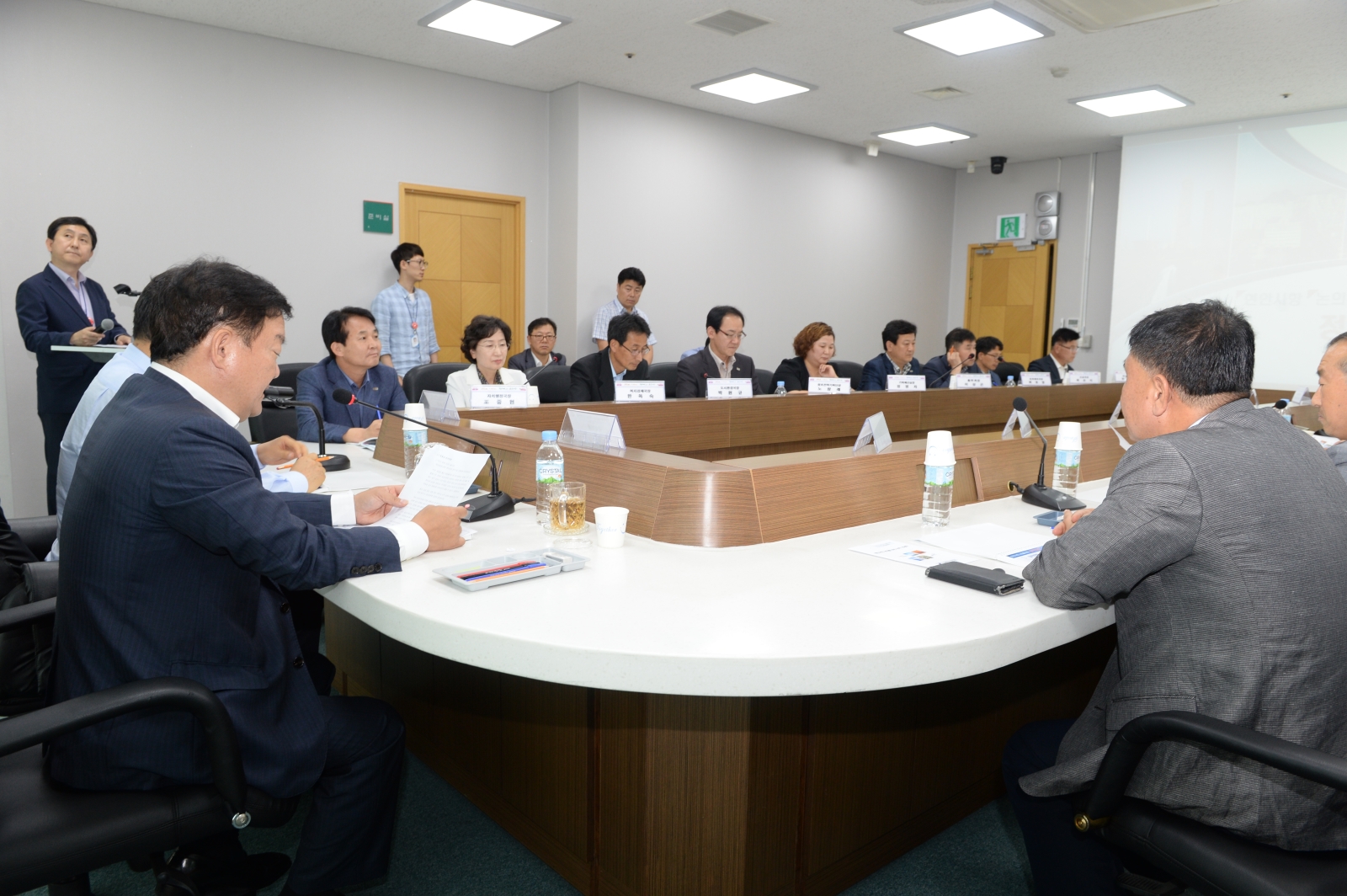 정책간담회 개최의 2번째 이미지