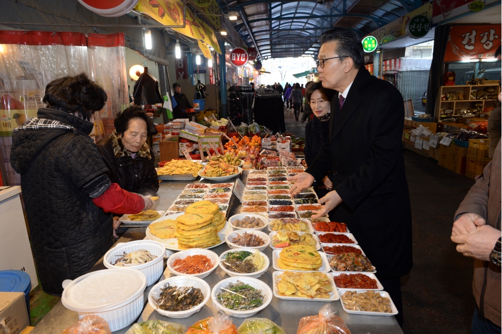 명절 앞두고 옥련 재래시장 방문의 2번째 이미지