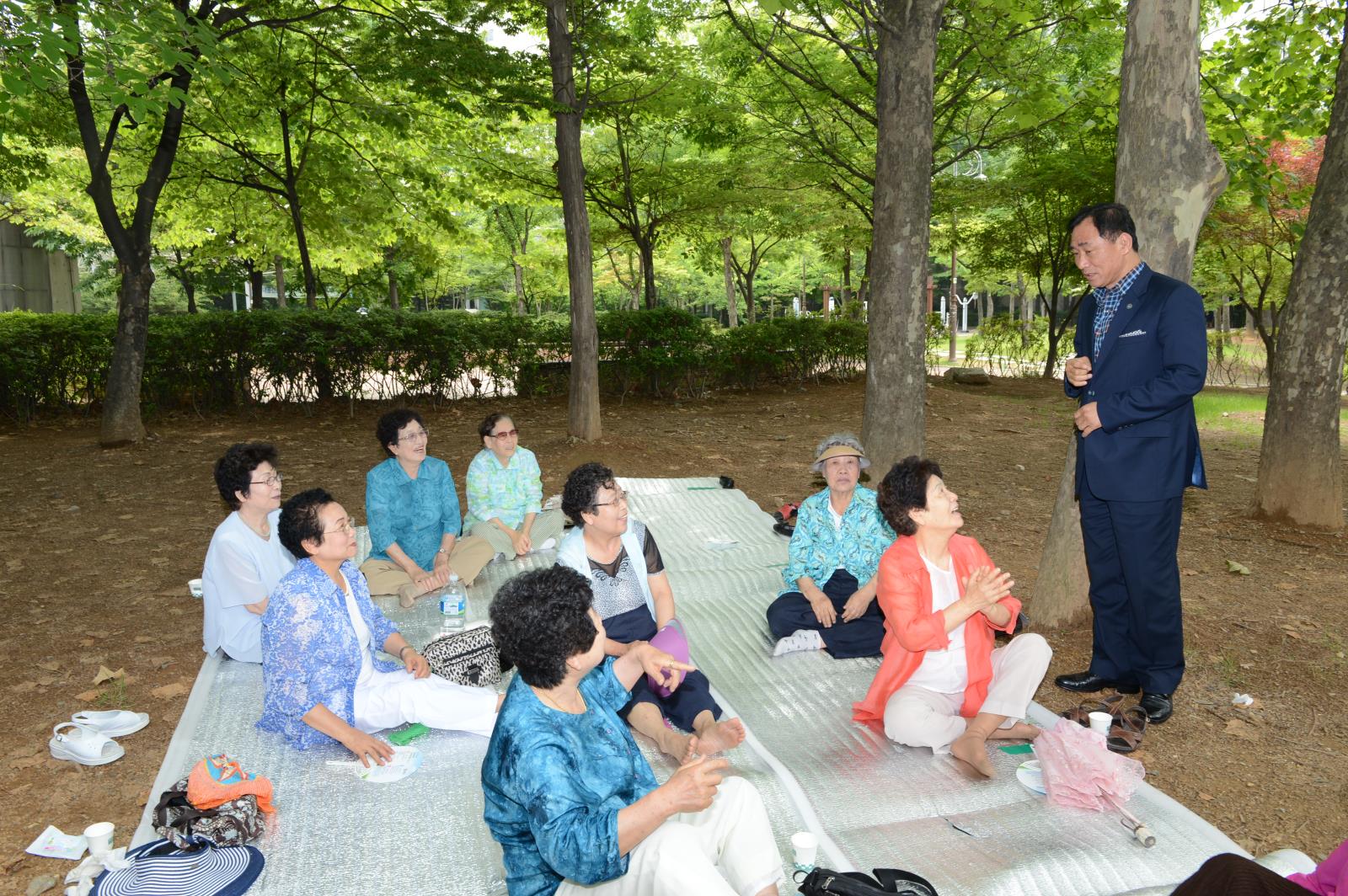 연수2 노인공경 섬김행사의 1번째 이미지