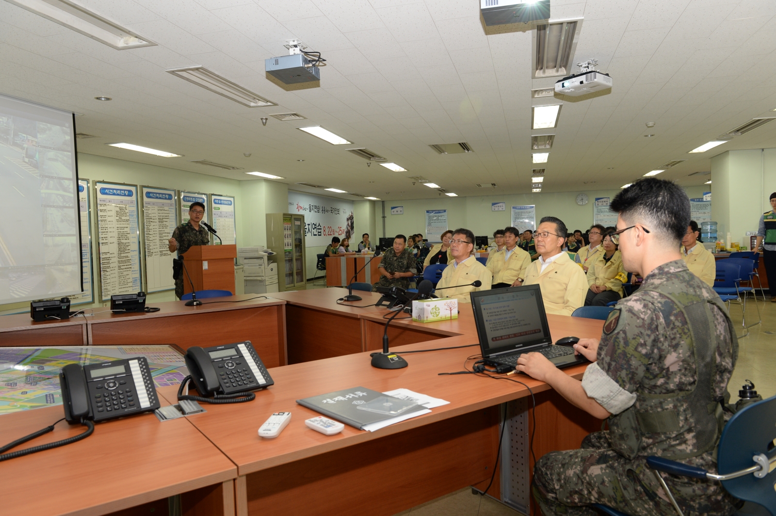 을지훈련 상황실 방문의 1번째 이미지