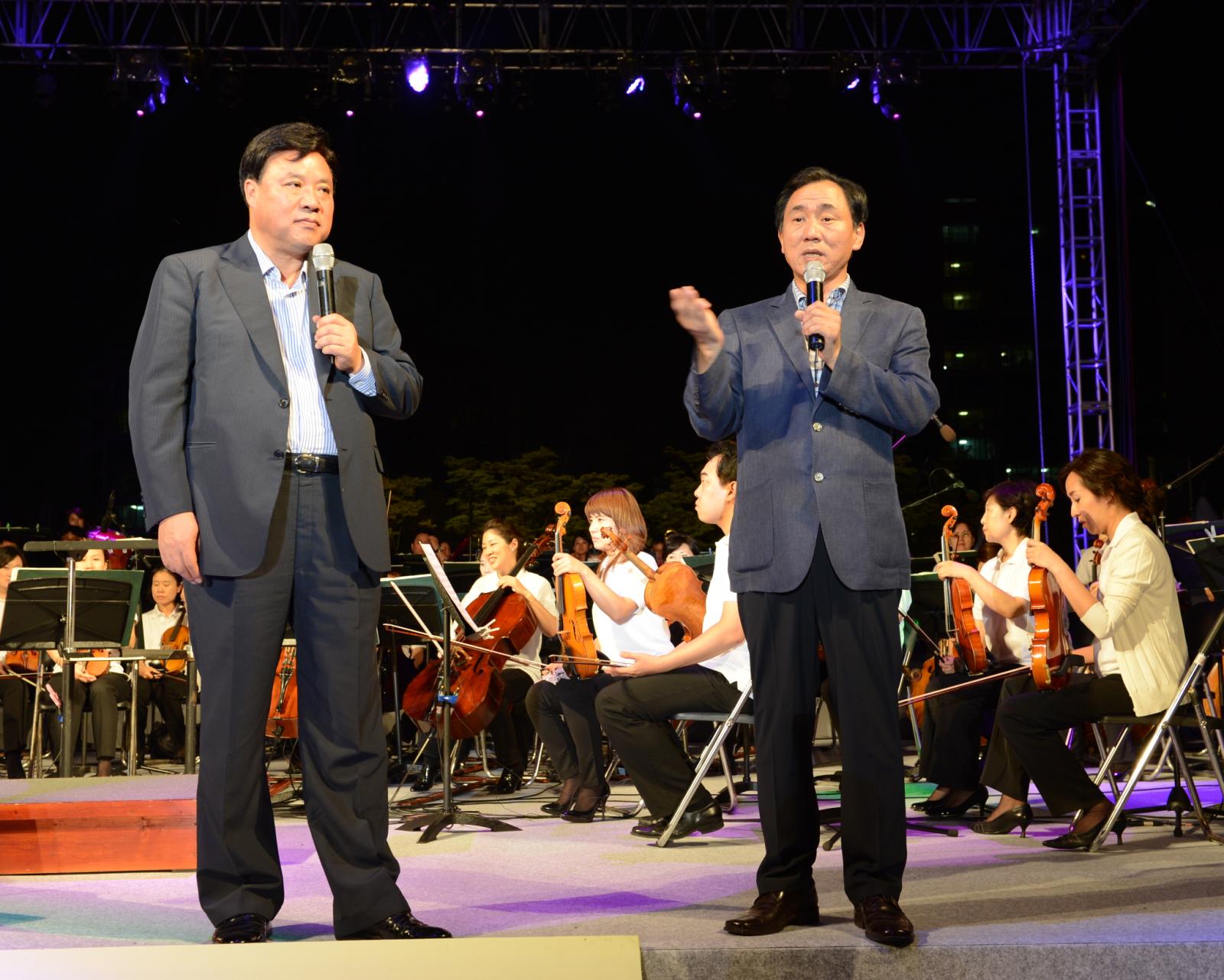 셀트리온과 함께 하는 송도해돋이축제 전야제에 참석한 고남석 연수구청장
