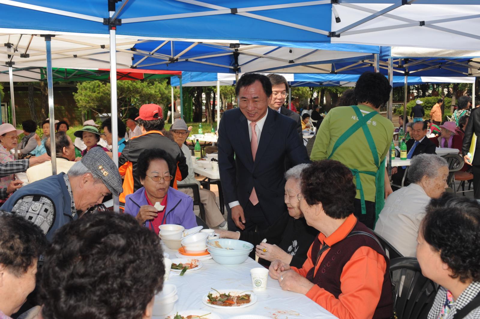 연수2동 부녀회 노인의 날 기념행사의 2번째 이미지