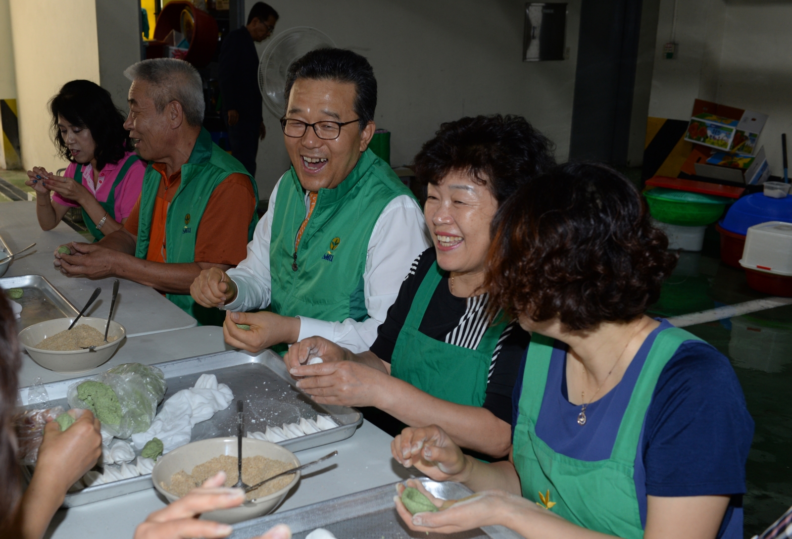 동춘1동  사랑의 송편만들기 행사의 2번째 이미지