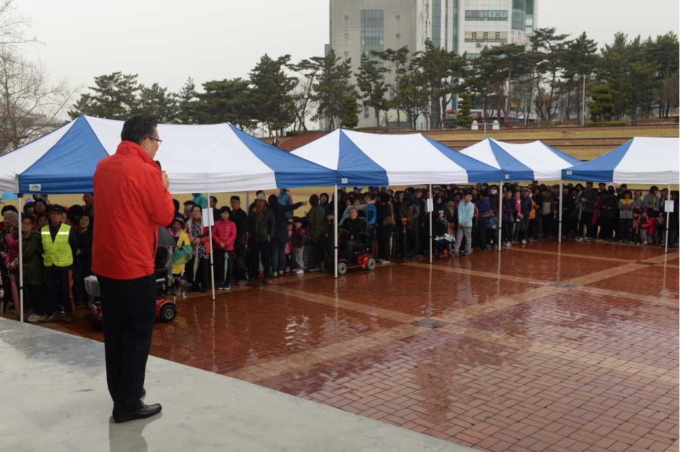 꽃나무 나누어 주기행사의 1번째 이미지