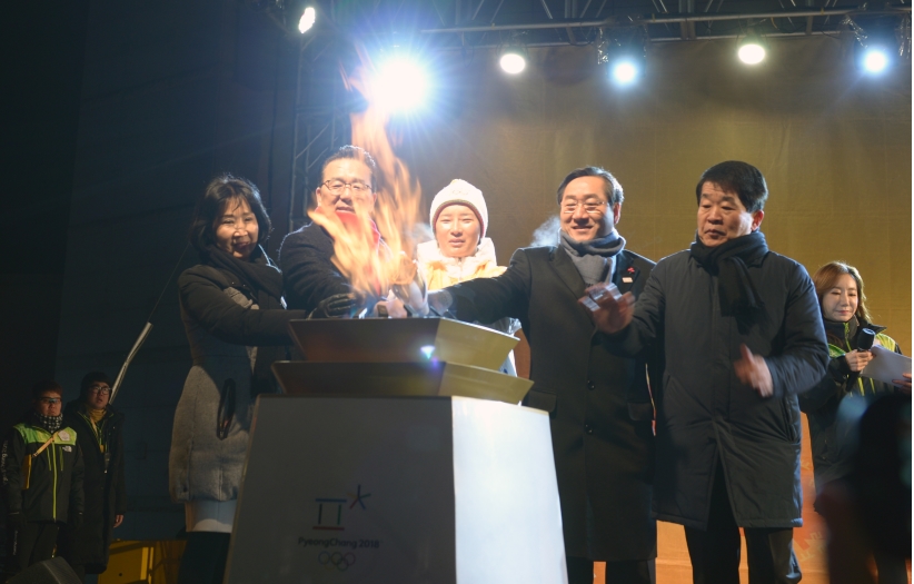 평창 올림픽 성화봉송환영행사의 3번째 이미지