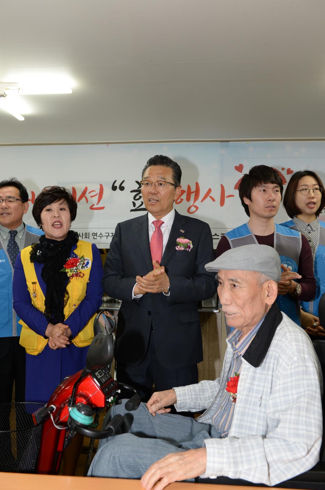 적십자 무료급식소 사랑의 효나눔 행사의 2번째 이미지