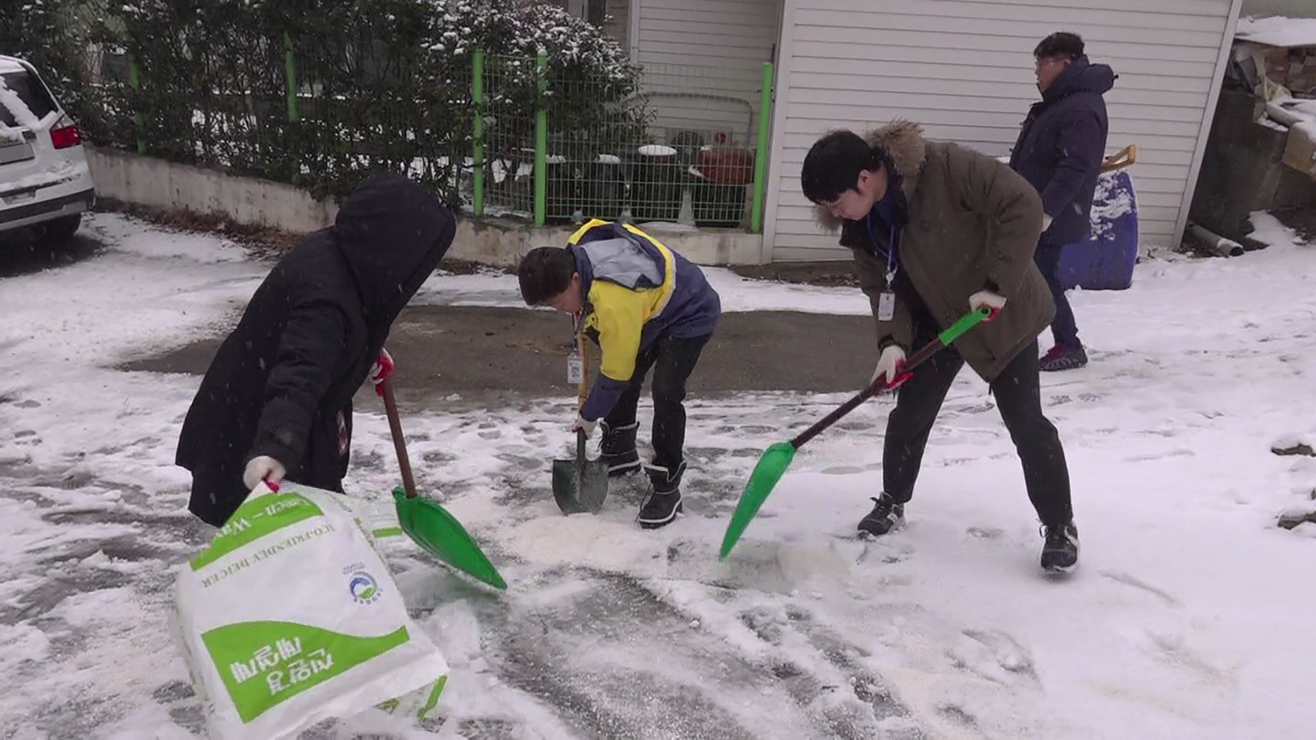 [2019.02.19.] 청학동, 옥련1동 제설작업의 4번째 이미지