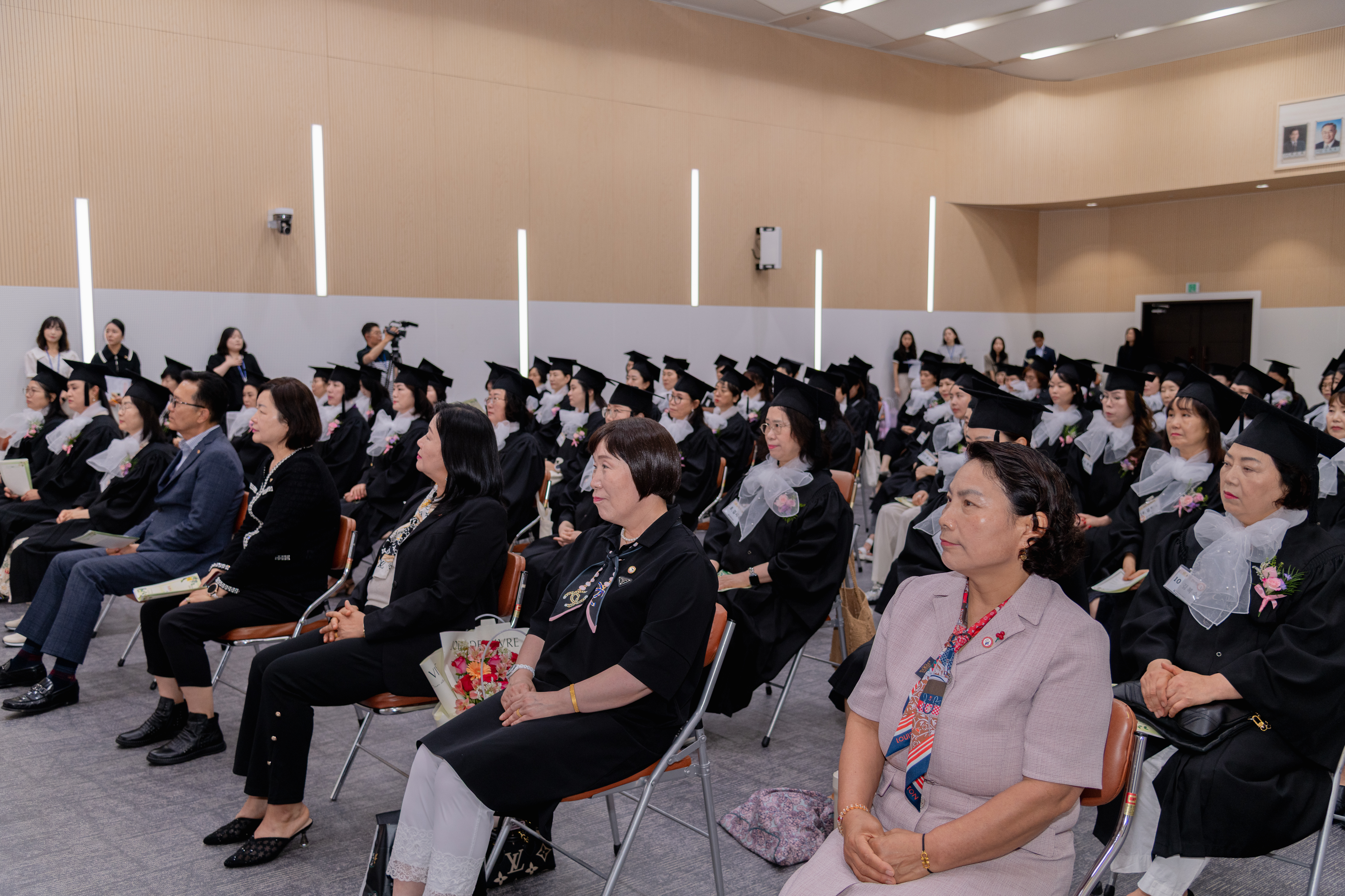 제2기 연수여성대학 수료식(대회의실)의 1번째 이미지