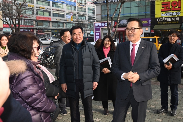 송도1동 '킥보드 없는 거리' 지정 현장 방문 사진