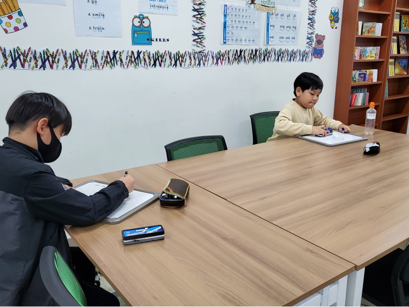 10월 토요북클럽①(10.28.오후)의 2번째 이미지