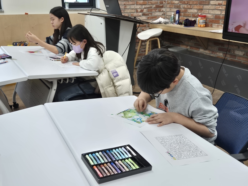 [채드윅] 미술 재능기부수업(2회차_11.29.)의 2번째 이미지