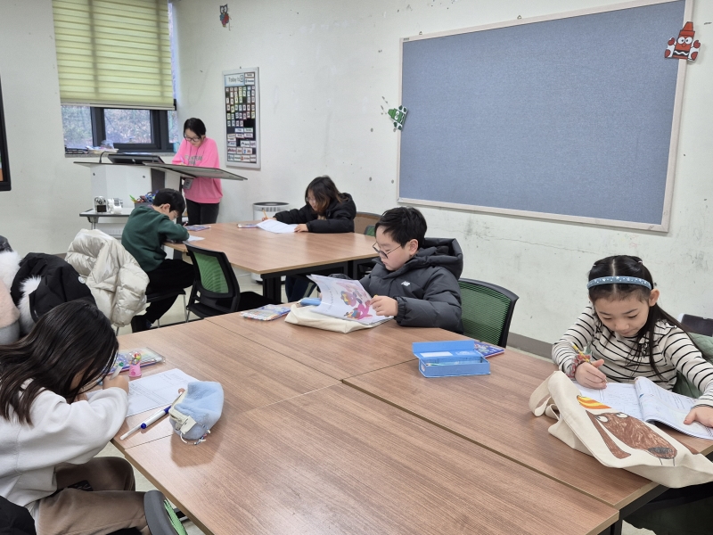 12월 나만의 영어 동화책 만들기(12.13.)의 2번째 이미지