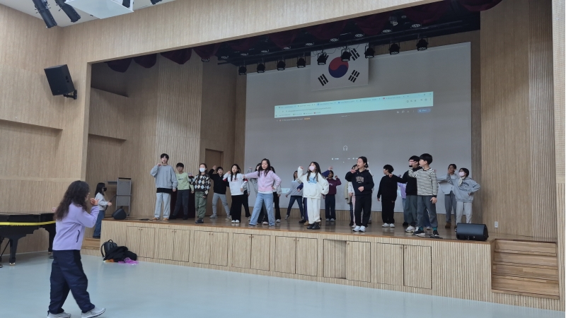 [특별] 채드윅과 함께하는 영어 뮤지컬(7차시_01.17.)의 2번째 이미지