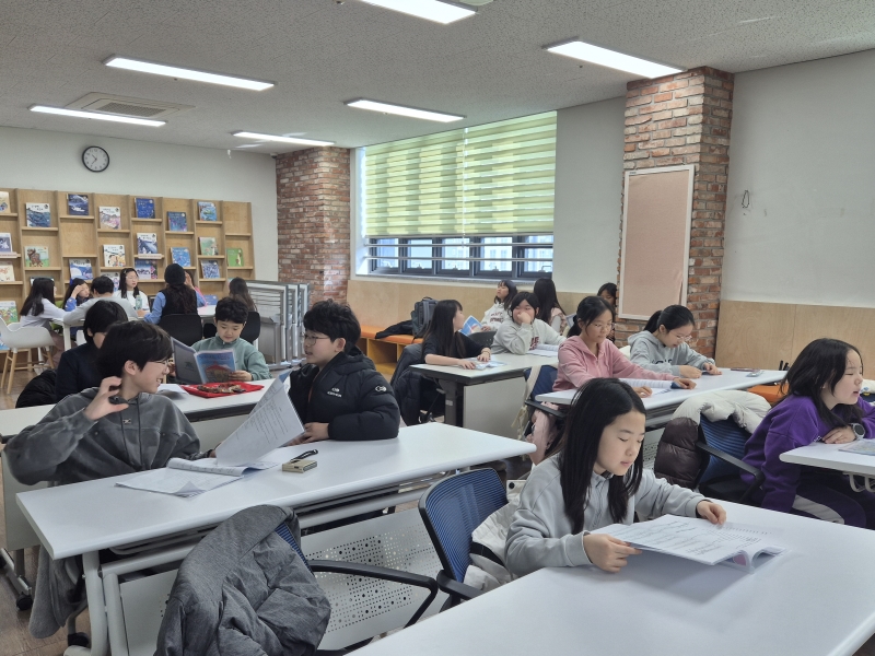 [특별] 채드윅과 함께하는 영어 뮤지컬(10차시_02.21.)의 2번째 이미지