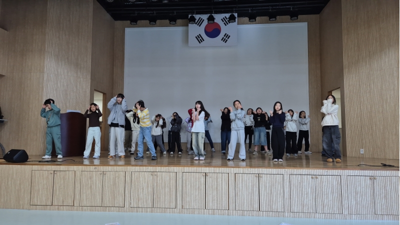 [특별] 채드윅과 함께하는 영어 뮤지컬(11차시_02.28.)의 3번째 이미지