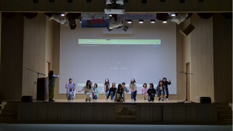 [특별] 채드윅과 함께하는 영어 뮤지컬(17차시_04.11.)의 3번째 이미지