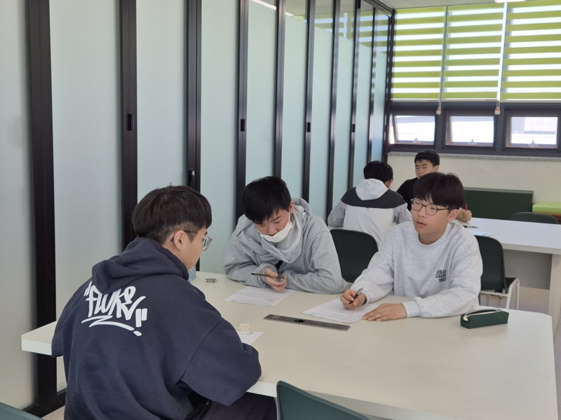 [토요 클래스] 2학기 중·고등ELTiS(14시) (4월)의 5번째 이미지