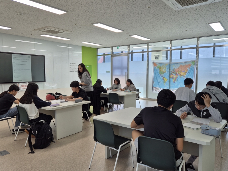 [토요 클래스] 2학기 중·고등ELTiS(14시) (4월)의 3번째 이미지