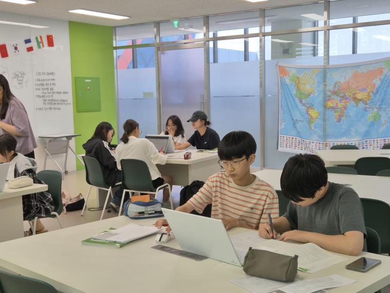 [토요 클래스] 2학기 중·고등ELTiS(10시) (5월)의 5번째 이미지
