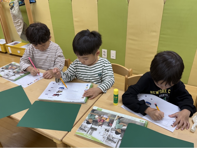 [방과후] 2025년 2학기 유치코스북 6세 수업사진(1차)의 5번째 이미지