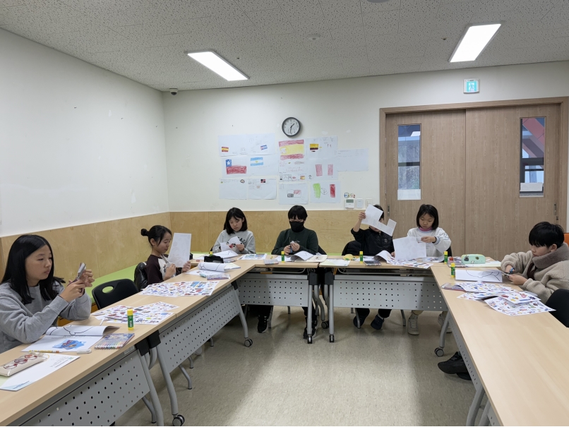 12월 나만의 영어 동화책 만들기(12.06.)의 7번째 이미지