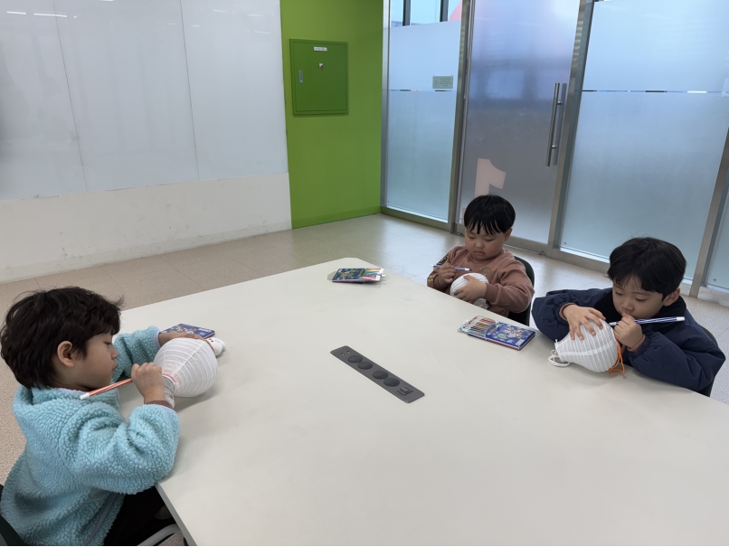 작은꽃어린이집(03.24.)의 4번째 이미지