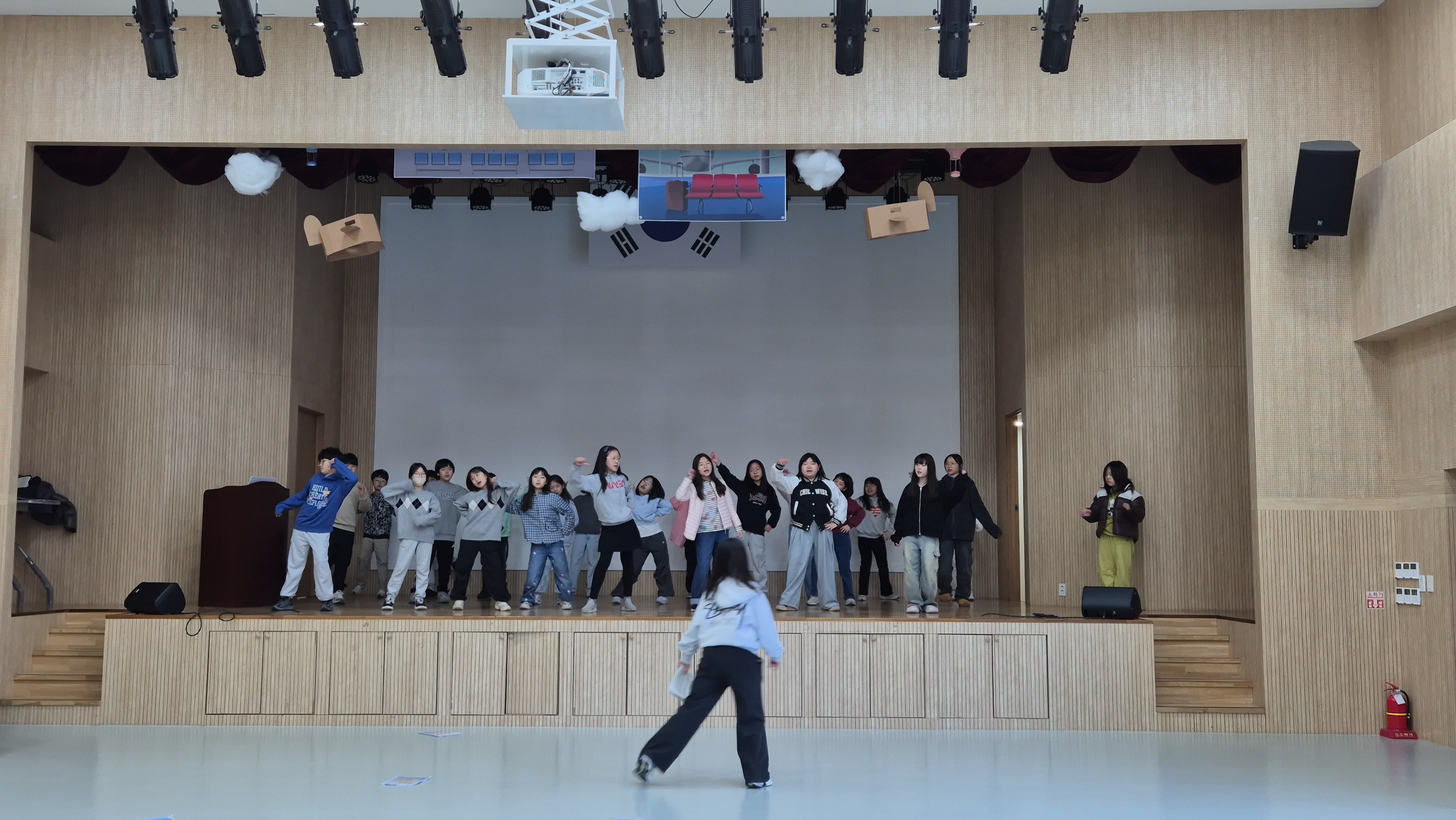 [특별] 채드윅과 함께하는 영어 뮤지컬(12차시_03.07.)의 3번째 이미지