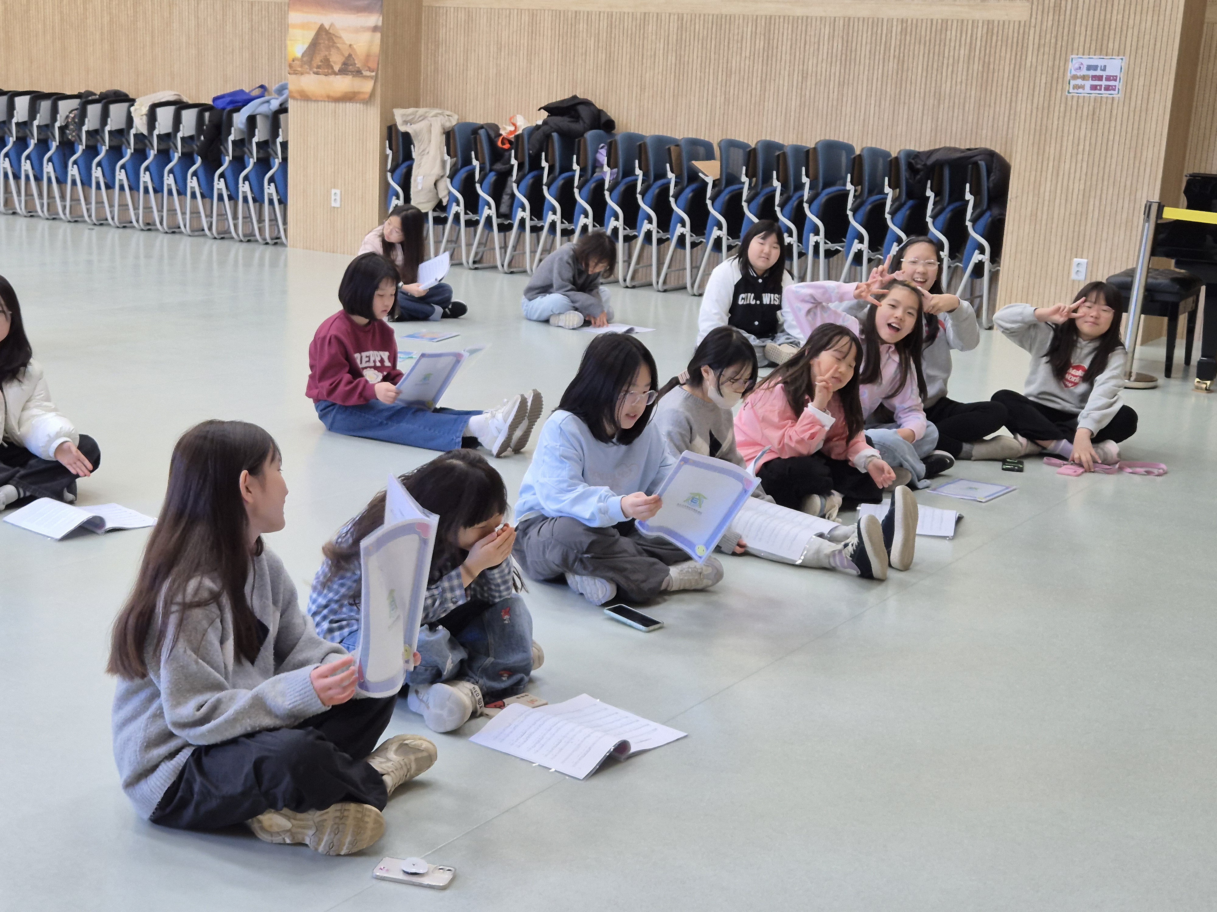 [특별] 채드윅과 함께하는 영어 뮤지컬(12차시_03.07.)의 6번째 이미지