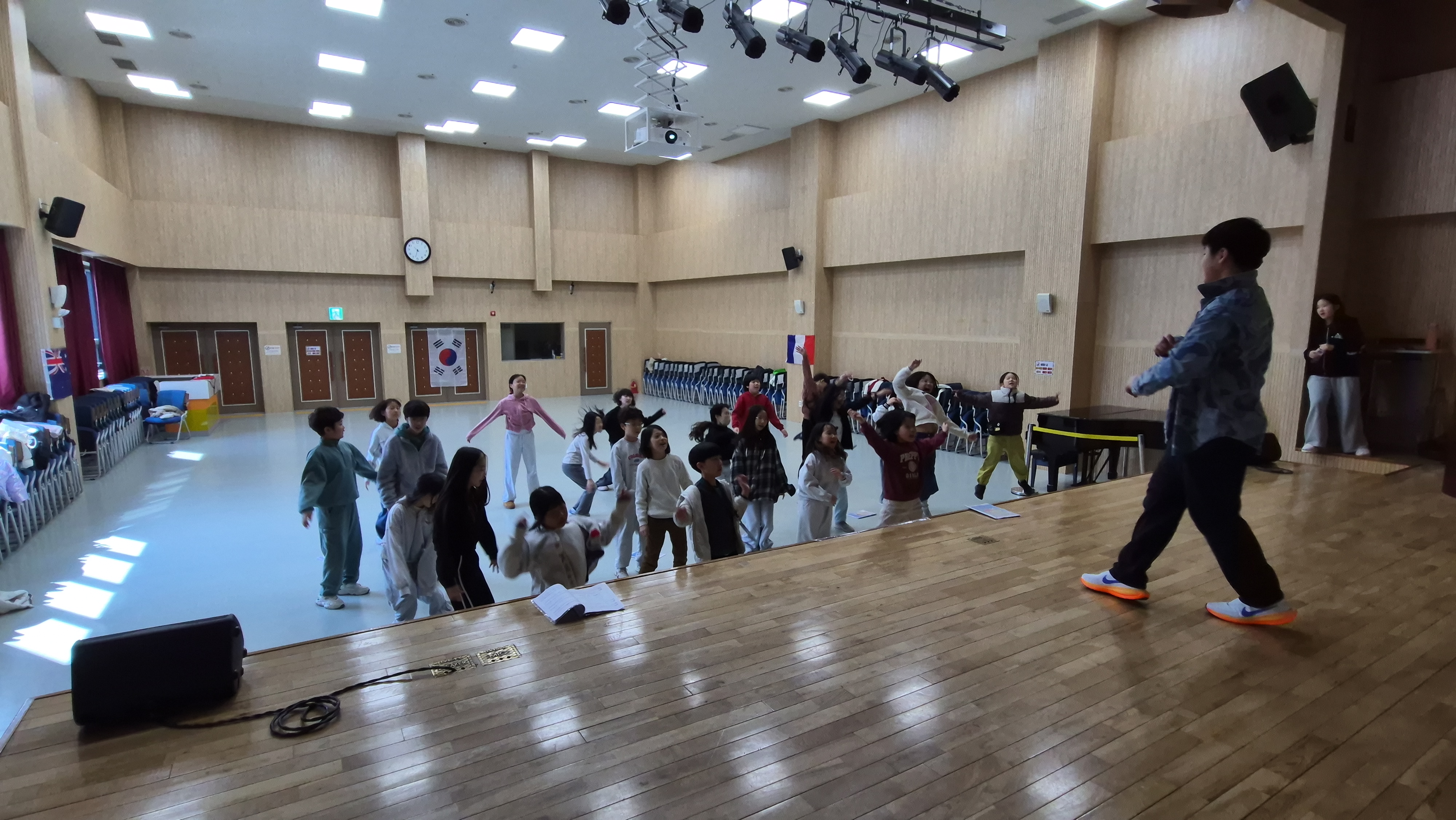 [특별] 채드윅과 함께하는 영어 뮤지컬(14차시_03.21.)의 1번째 이미지