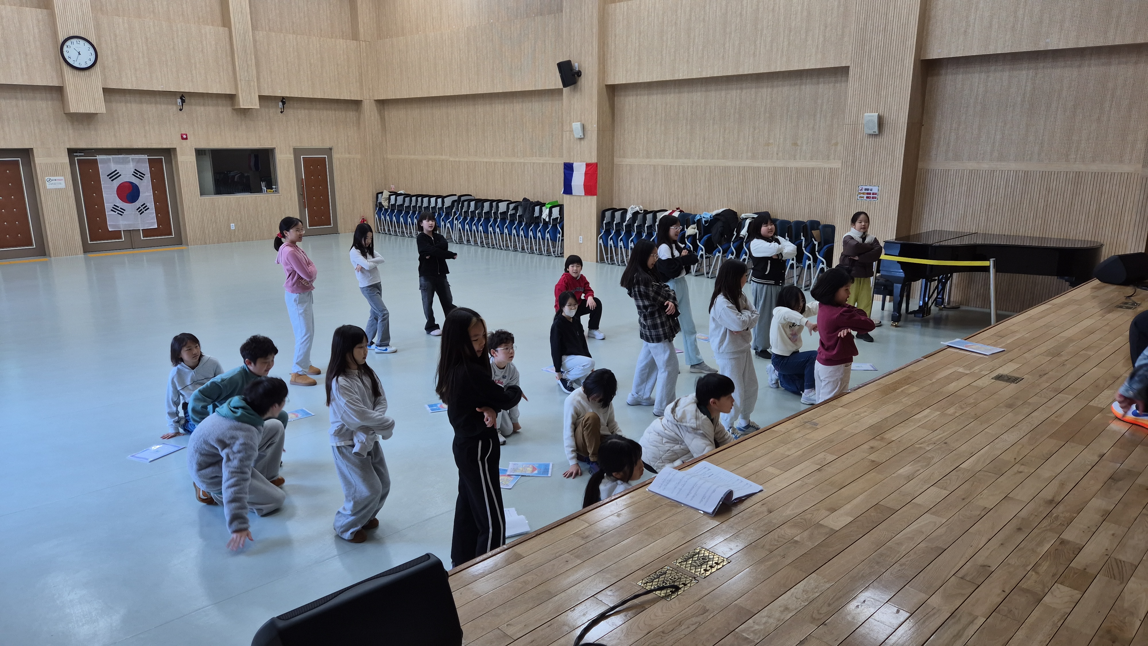 [특별] 채드윅과 함께하는 영어 뮤지컬(14차시_03.21.)의 2번째 이미지