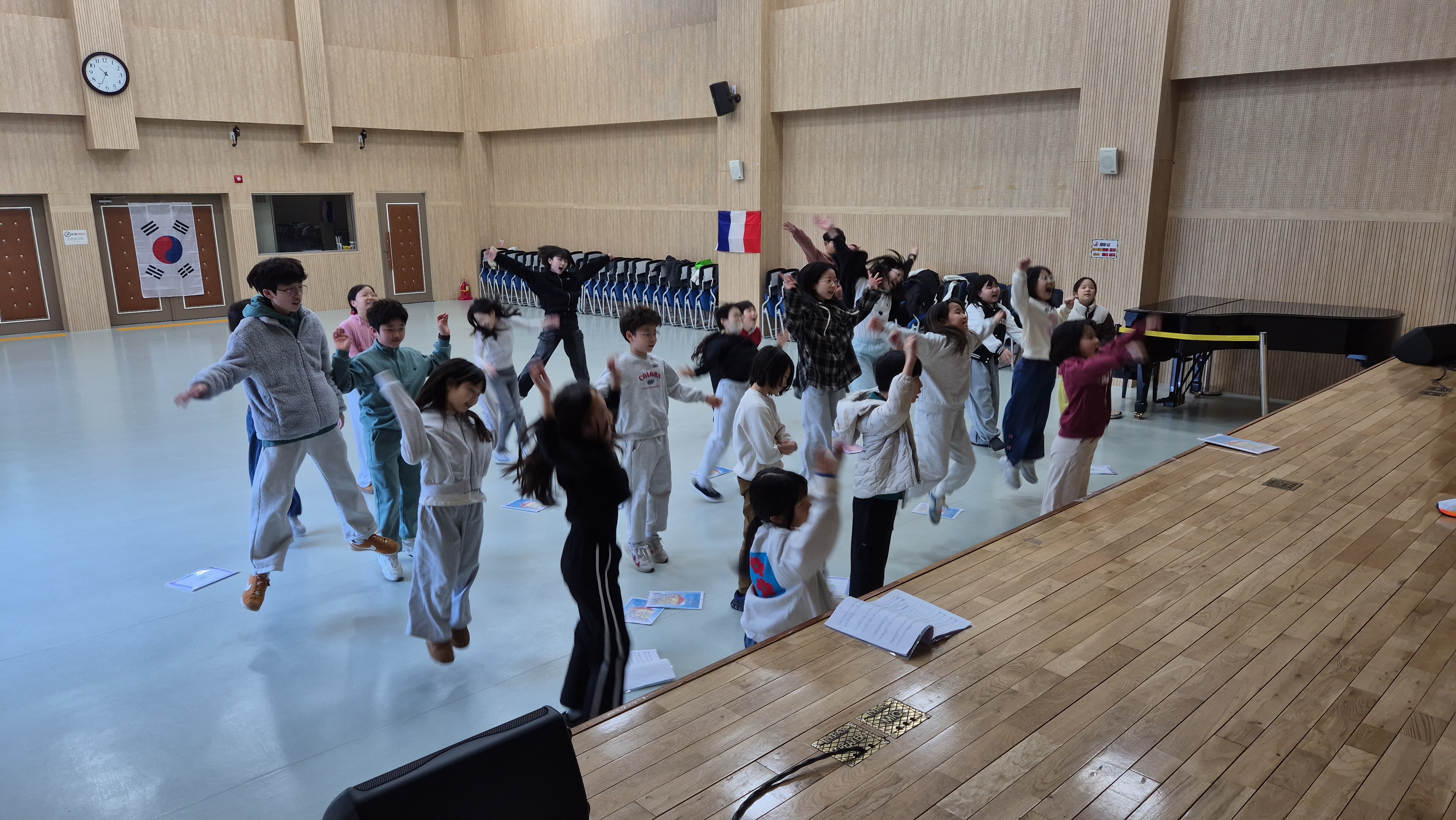 [특별] 채드윅과 함께하는 영어 뮤지컬(14차시_03.21.)의 3번째 이미지