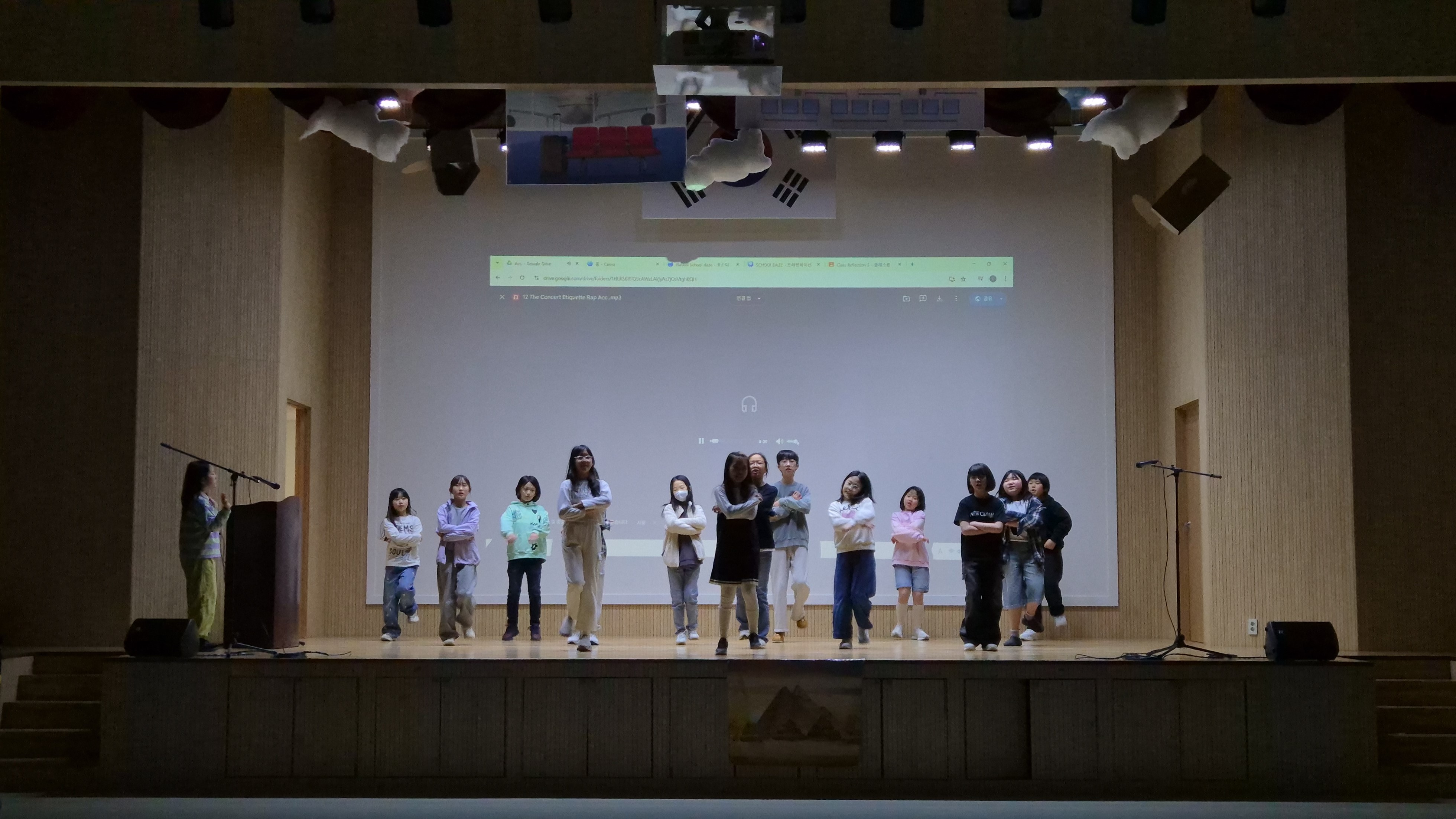 [특별] 채드윅과 함께하는 영어 뮤지컬(17차시_04.11.)의 1번째 이미지