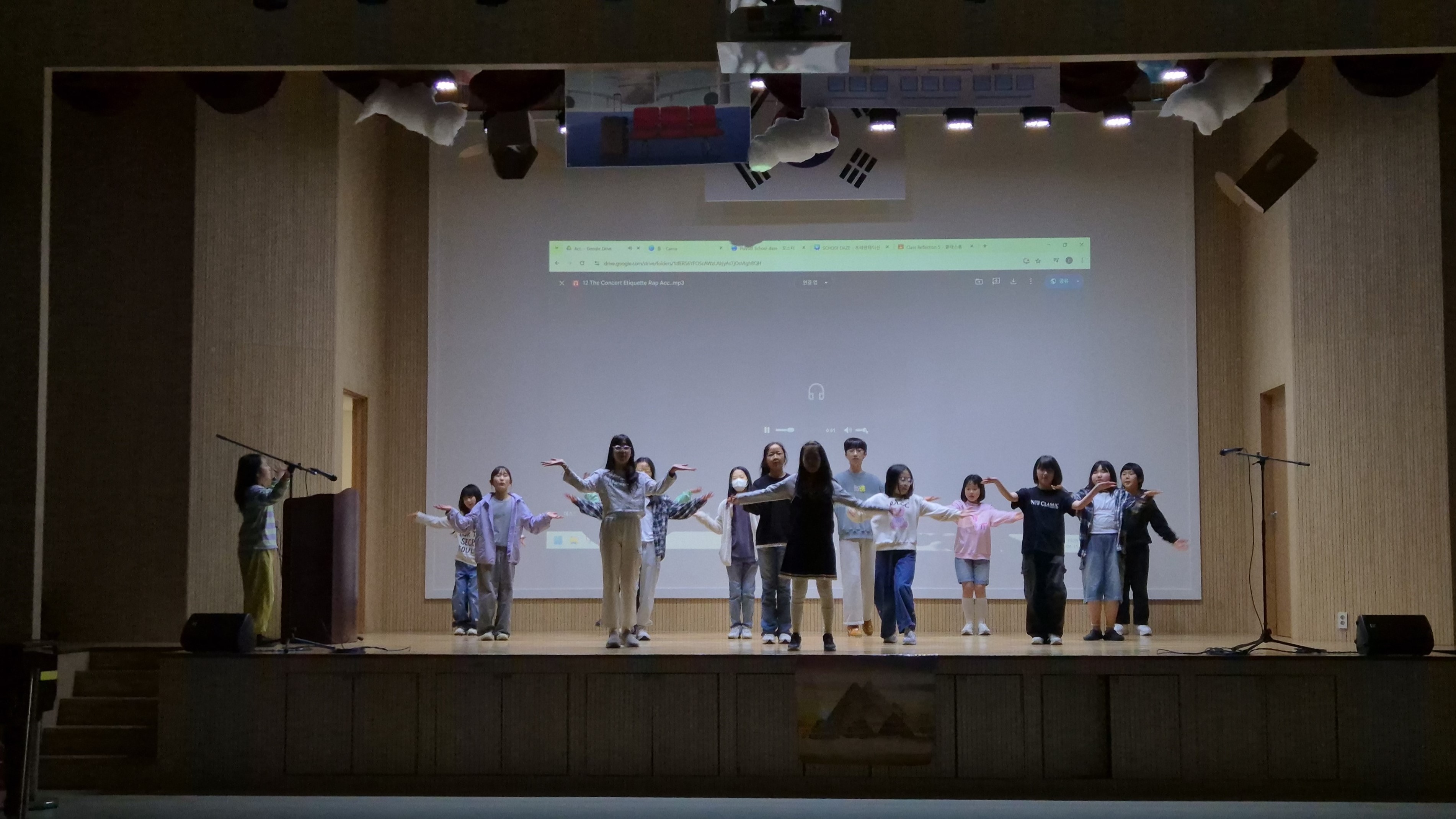 [특별] 채드윅과 함께하는 영어 뮤지컬(17차시_04.11.)의 2번째 이미지