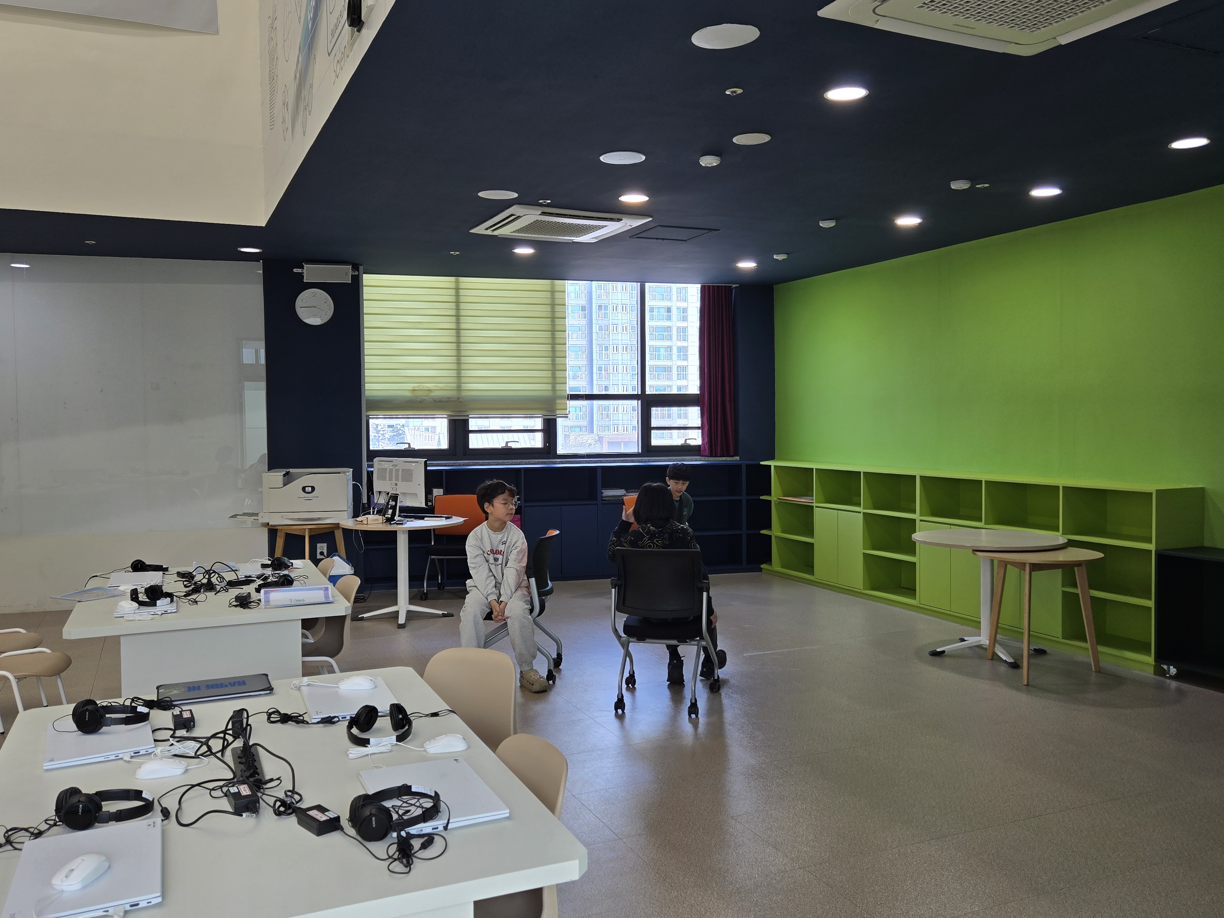 [특별] 채드윅과 함께하는 영어 뮤지컬(13차시_03.14.)의 2번째 이미지