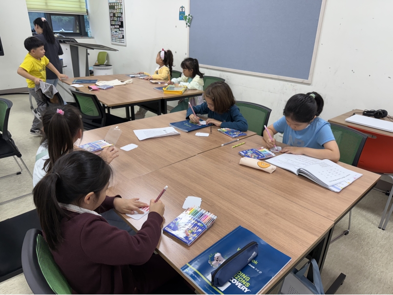 [방과후] 2025년 2학기 초등부 Phonics 수업사진(1차)의 6번째 이미지