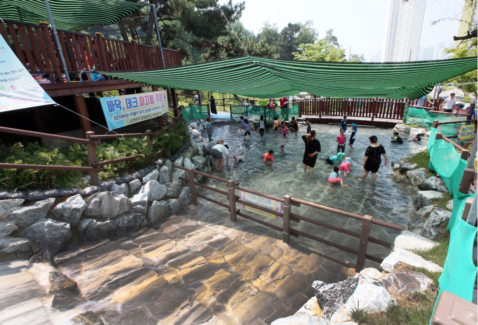 봉재산 휴식공간의 2번째 이미지