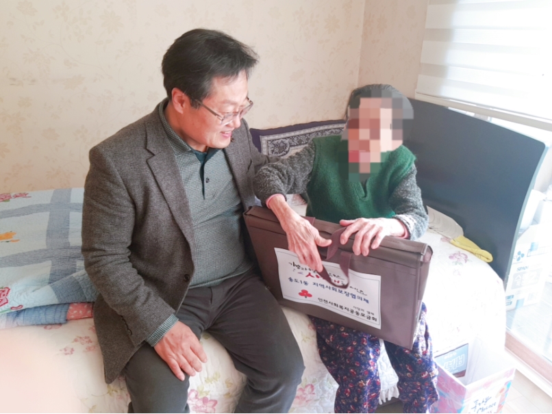송도1동 지역사회보장협의체, 설날맞이 사랑나눔 명절선물 전달의 1번째 이미지