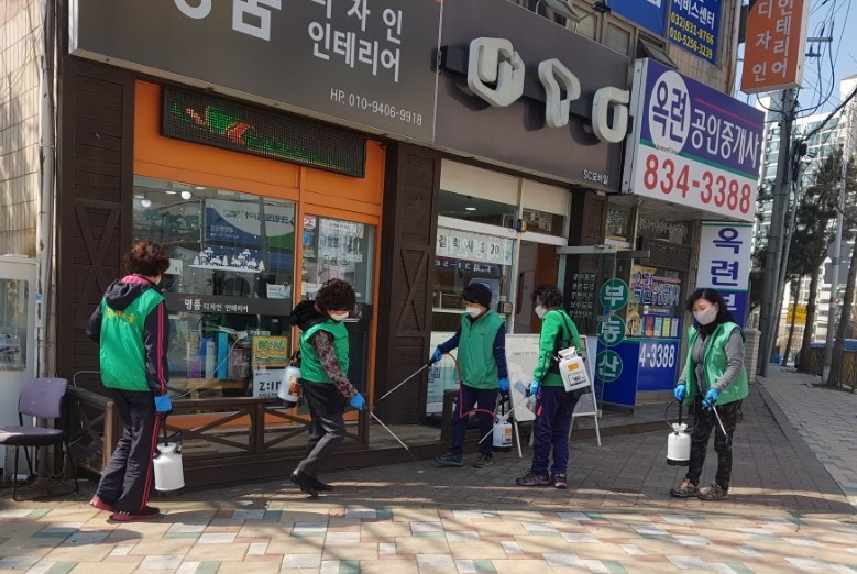 연수구 촘촘한 방역망 구축, 자생단체들 잇단 자발적 동참의 2번째 이미지