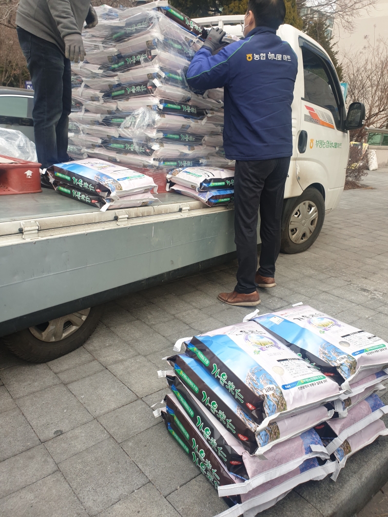 인천탁주, 새해맞이 이웃 위한 사랑의 쌀(10kg) 65포 전달의 2번째 이미지